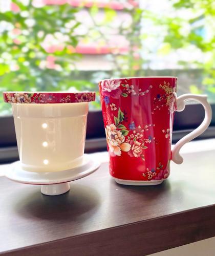数量限定】客家花布柄マグカップ – 美麗（メイリー）！台湾